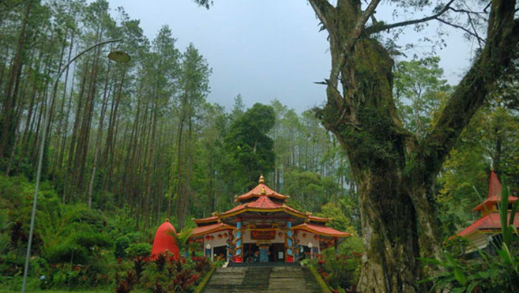 Pesarean Gunung Kawi Trip Packages