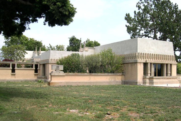Barnsdall Art Park & Hollyhock House Trip Packages