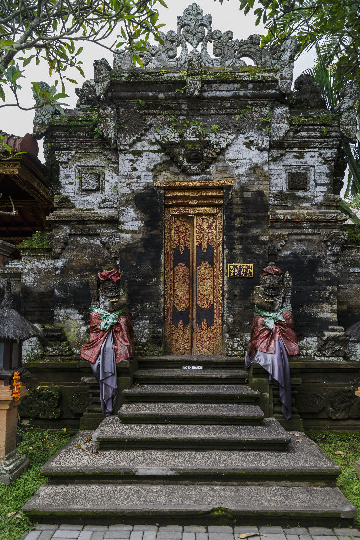 Puri Saren Palace Trip Packages