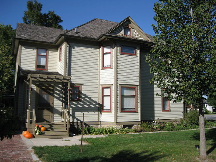 Henry T. and Emilie Henryson House Trip Packages