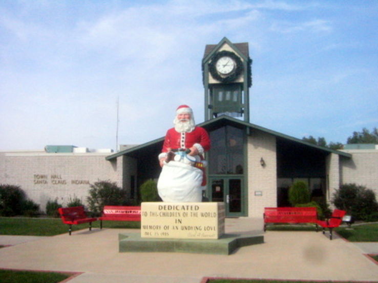 1935 Santa Statue Trip Packages