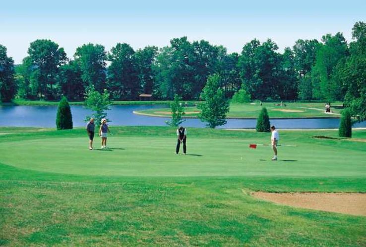 Christmas Lake Golf Course Trip Packages