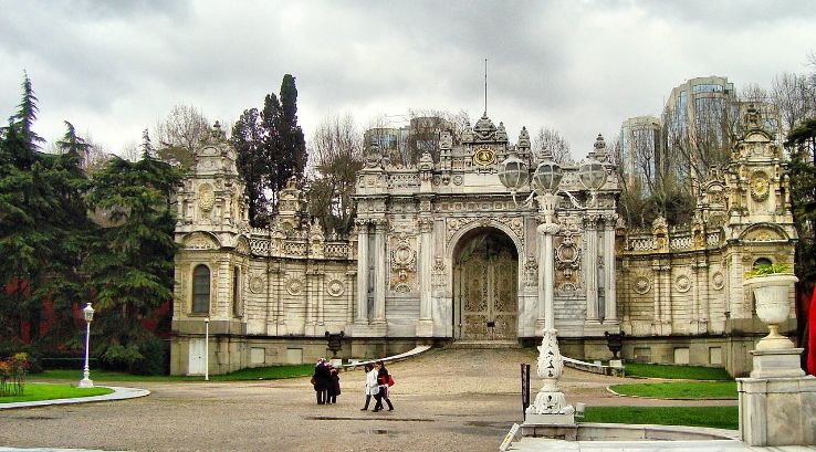 Dolmabahce Palace Trip Packages