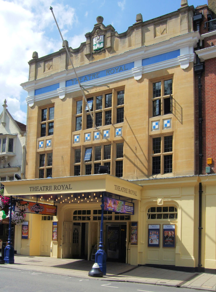 Windsor Festival and Theatre Royal Trip Packages