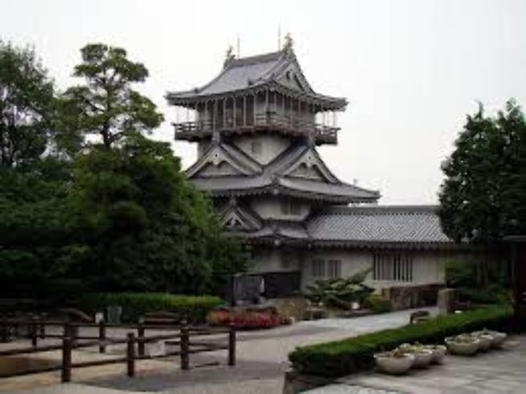 Iwasaki Castle Trip Packages