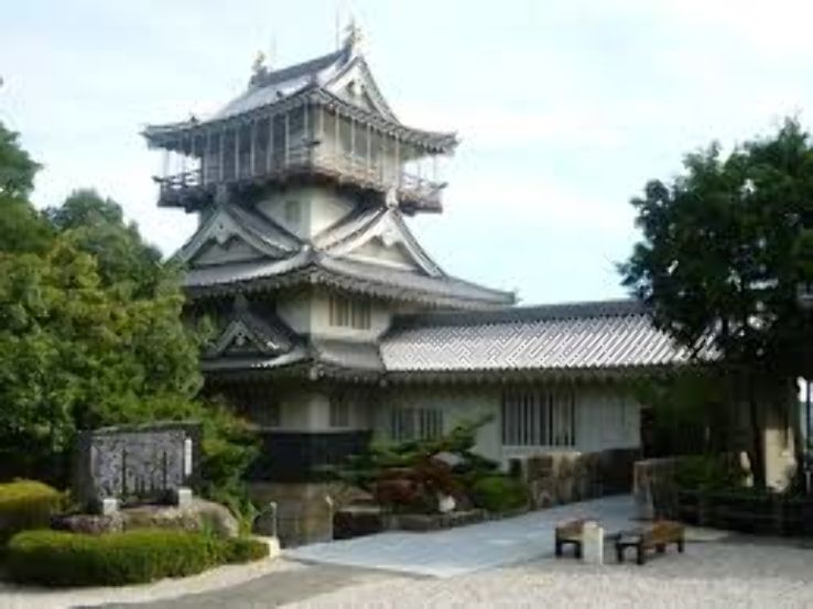 Iwasaki Castle Trip Packages