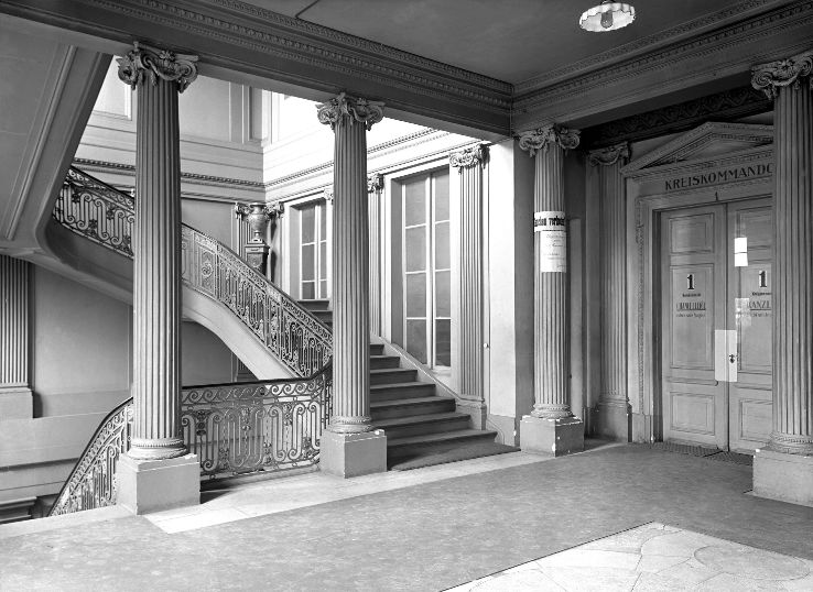 Haus zum Kirschgarten Trip Packages