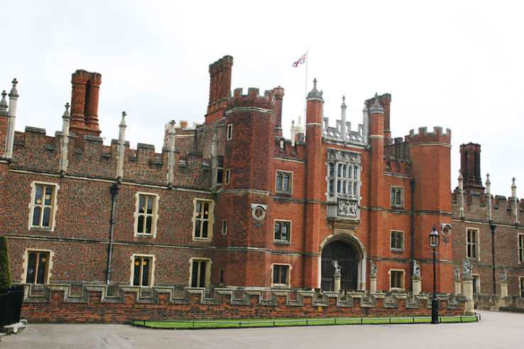 Hampton Court Palace Trip Packages