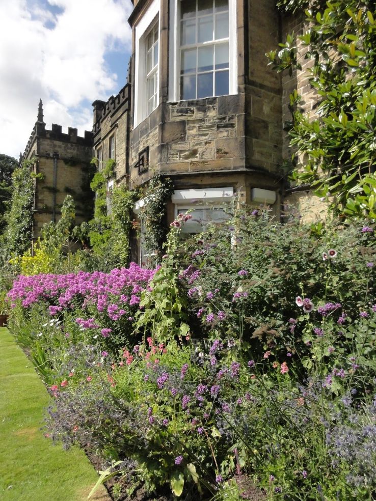 Renishaw Hall Trip Packages