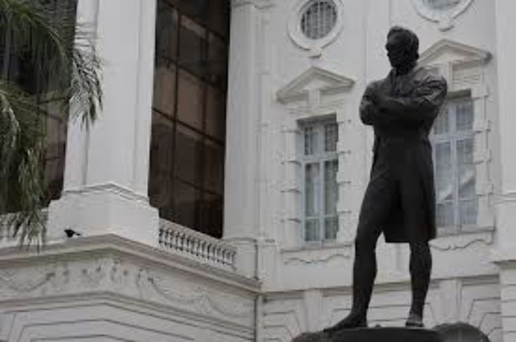 Statue of Raffles Trip Packages