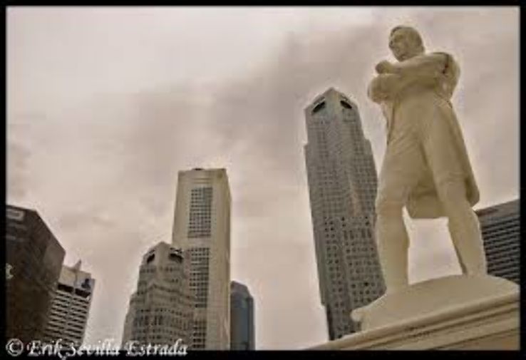 Statue of Raffles Trip Packages