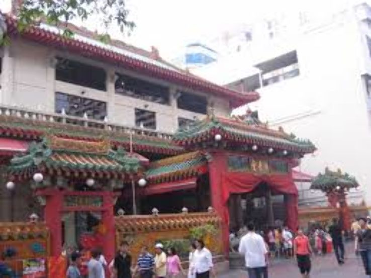 Kuan Yin Thong Hood Cho Temple Trip Packages