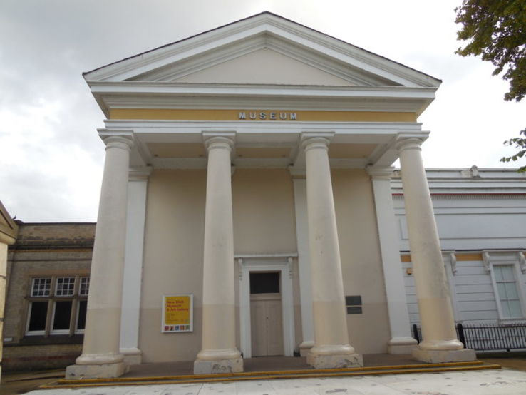 New Walk Museum Trip Packages