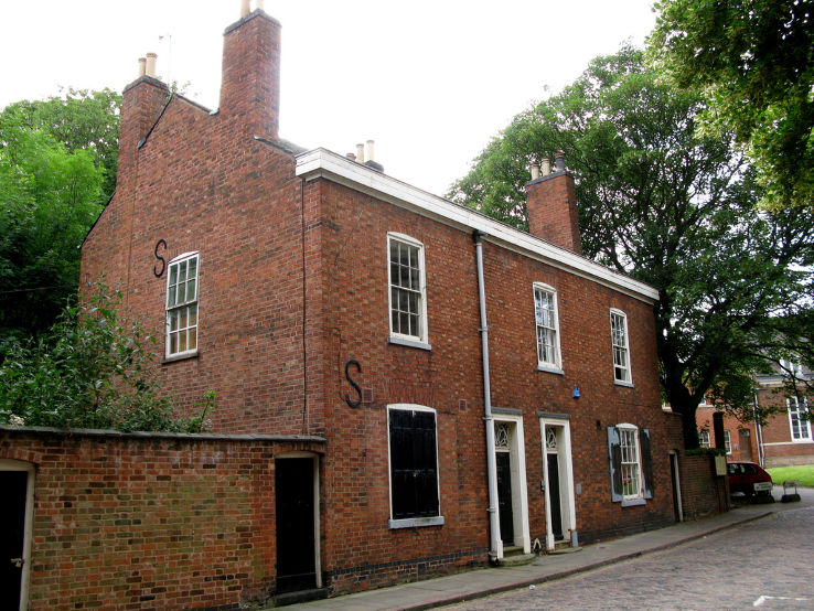 Leicester Castle Trip Packages