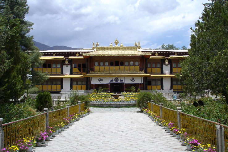 Norbulingka Trip Packages