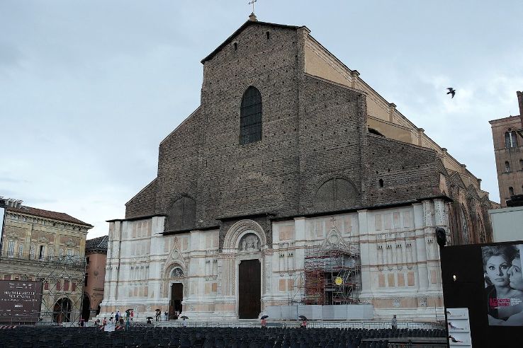San Petronio Trip Packages