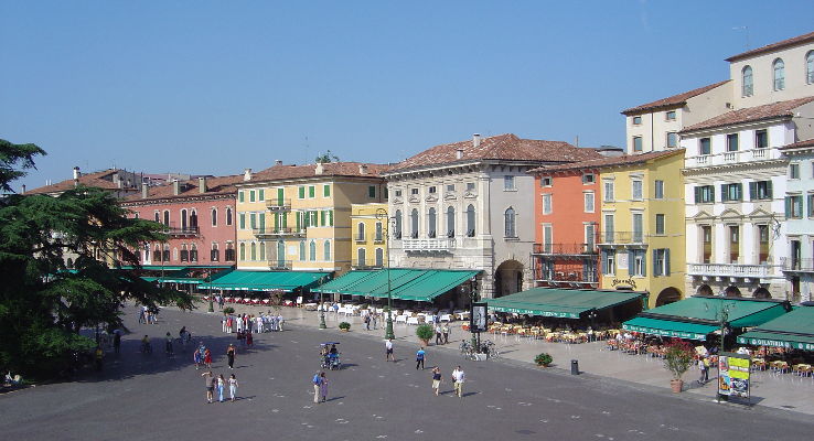 Piazza Bra Trip Packages