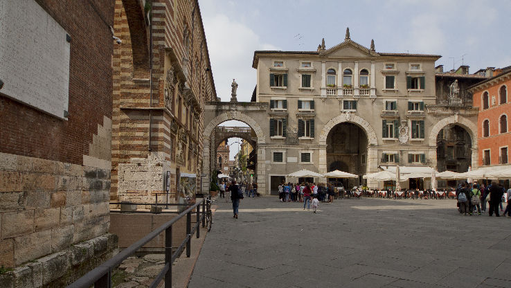 Piazza dei Signori Trip Packages