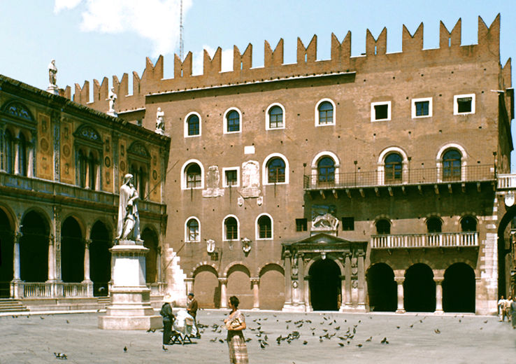 Piazza dei Signori Trip Packages