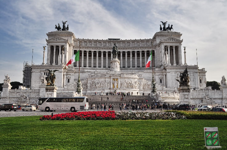 Piazza Venezia Trip Packages