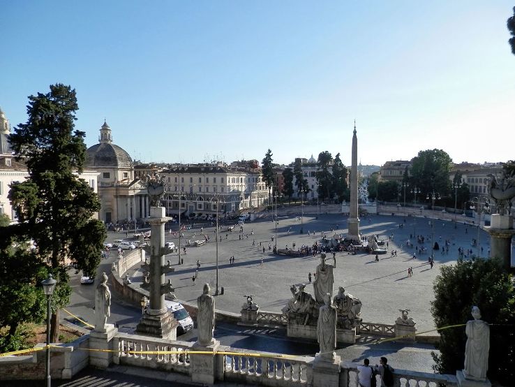 Pincian Hill Trip Packages