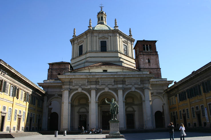 Basilica di San Lorenzo, Milano, milan, Italy - Top Attractions, Things ...