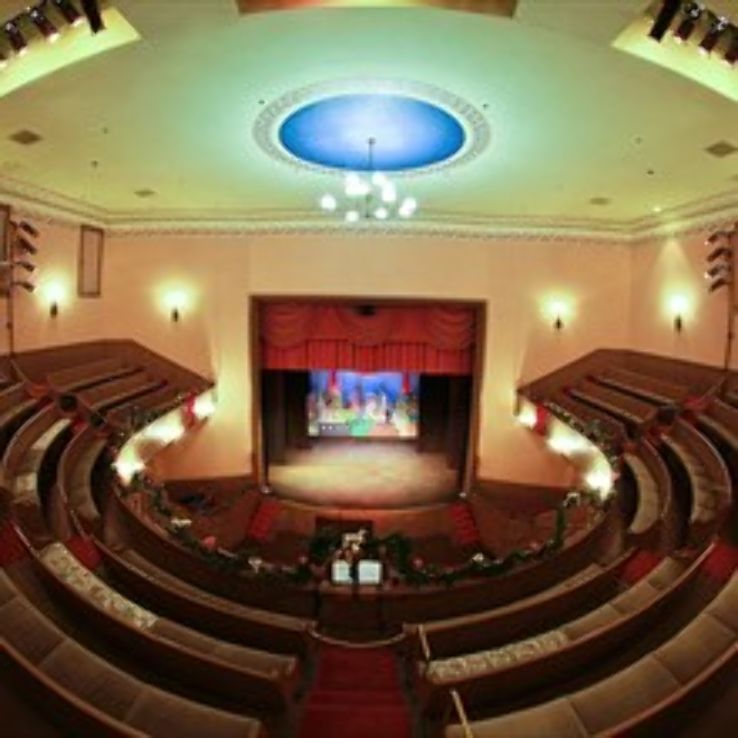 Woodland Opera House Theatre Trip Packages