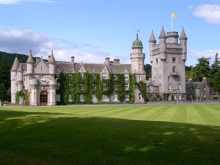 Balmoral Castle Trip Packages