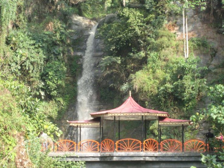 Banjhakri Falls Trip Packages