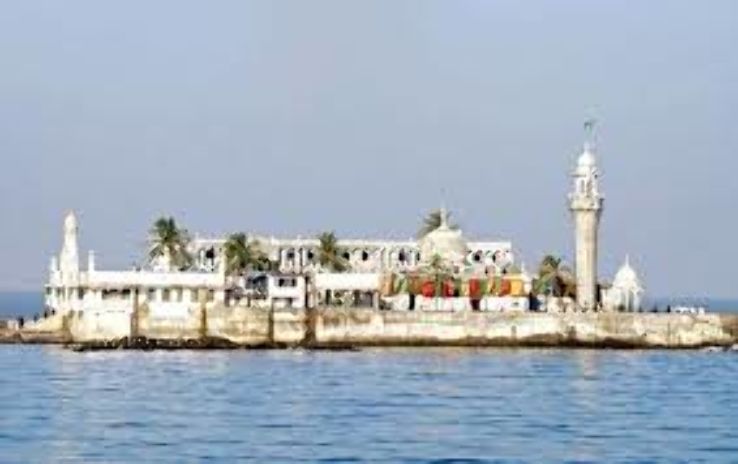 Heart-warming Haji Ali Religious Tour Package for 3 Days 2 Nights