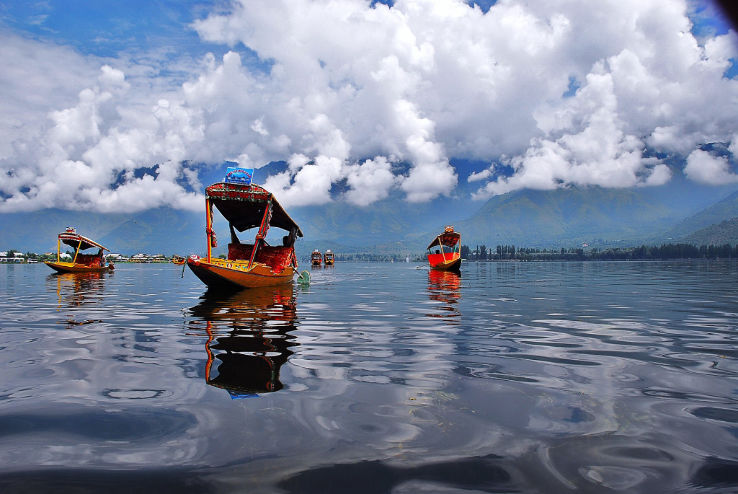Experience 7 Days Srinagar to Srinagar-PahalgamGulmarg-Dal Lake Vacation Package