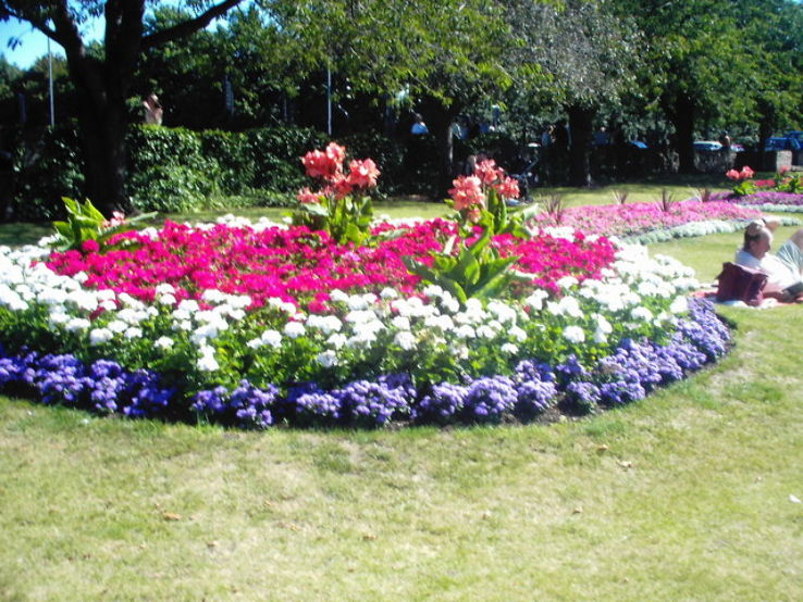 Bancroft Gardens Trip Packages