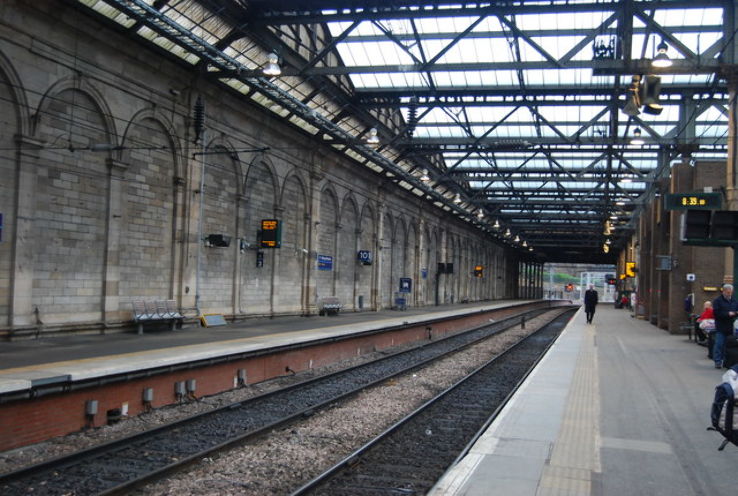 Edinburgh Waverley railway station  Trip Packages