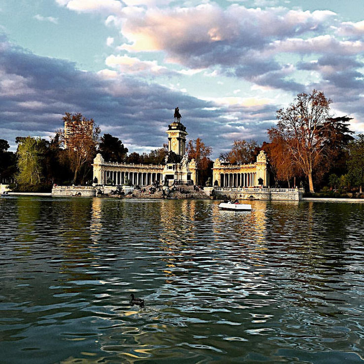 Buen Retiro Park Trip Packages