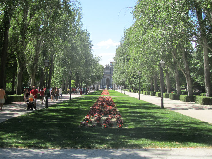 Buen Retiro Park Trip Packages