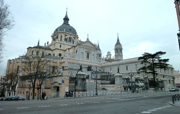 Almudena Cathedral Trip Packages