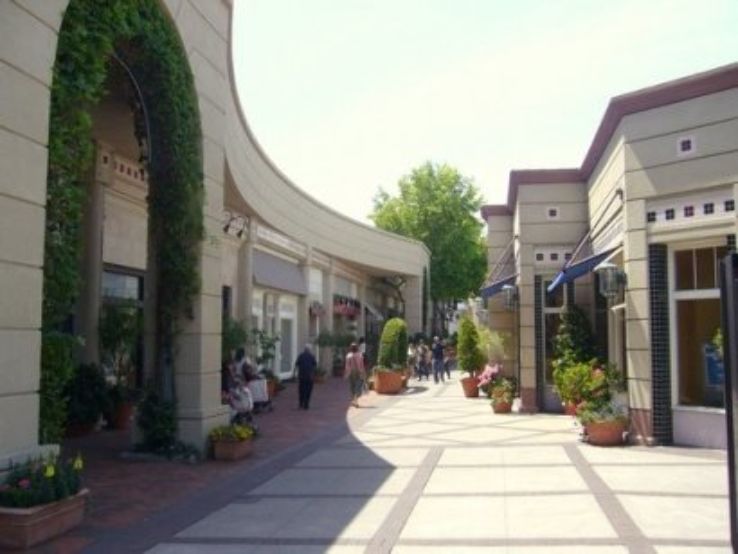 Broadway Plaza Trip Packages