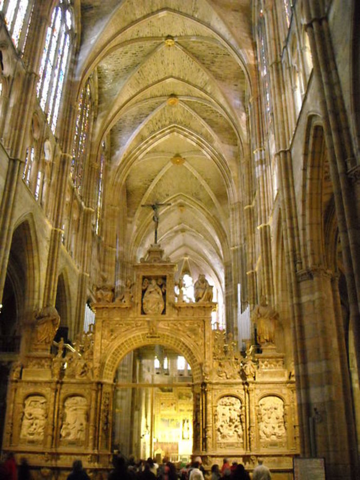 Leon Cathedral Trip Packages