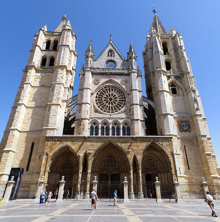 Leon Cathedral Trip Packages