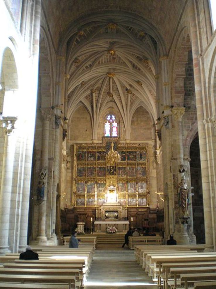 Basilica de San Isidoro Trip Packages