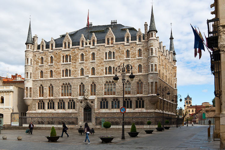 Casa Botines Trip Packages