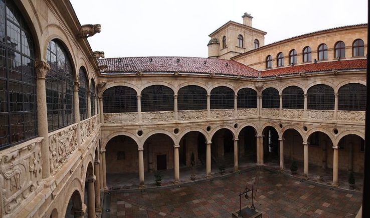 Palacio de los Guzmanes Trip Packages