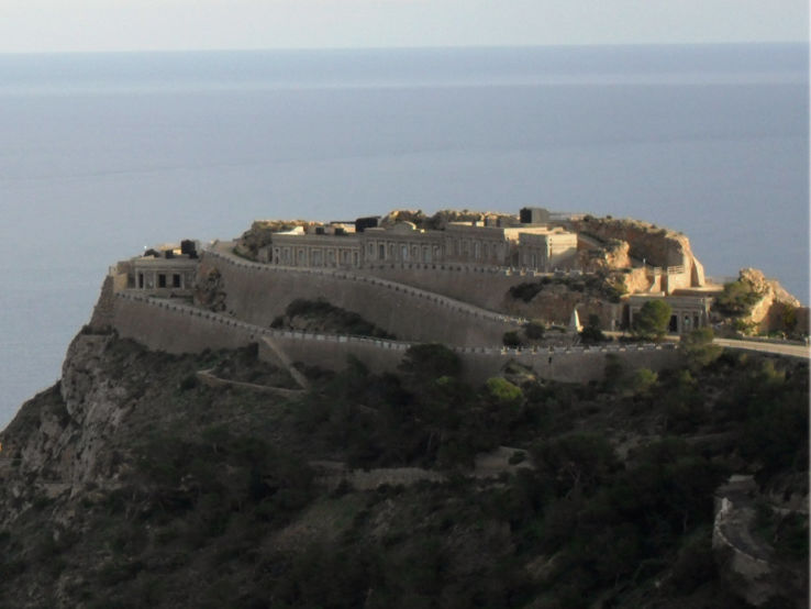 Bateria de Castillitos Trip Packages