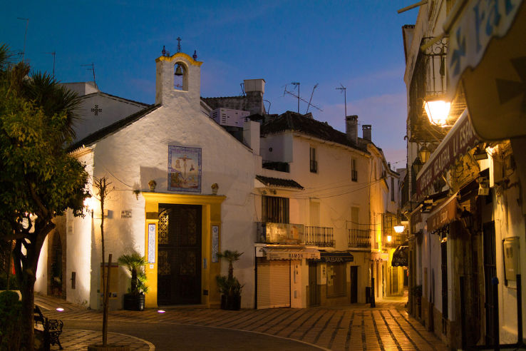 Plaza de los Naranjos  Trip Packages