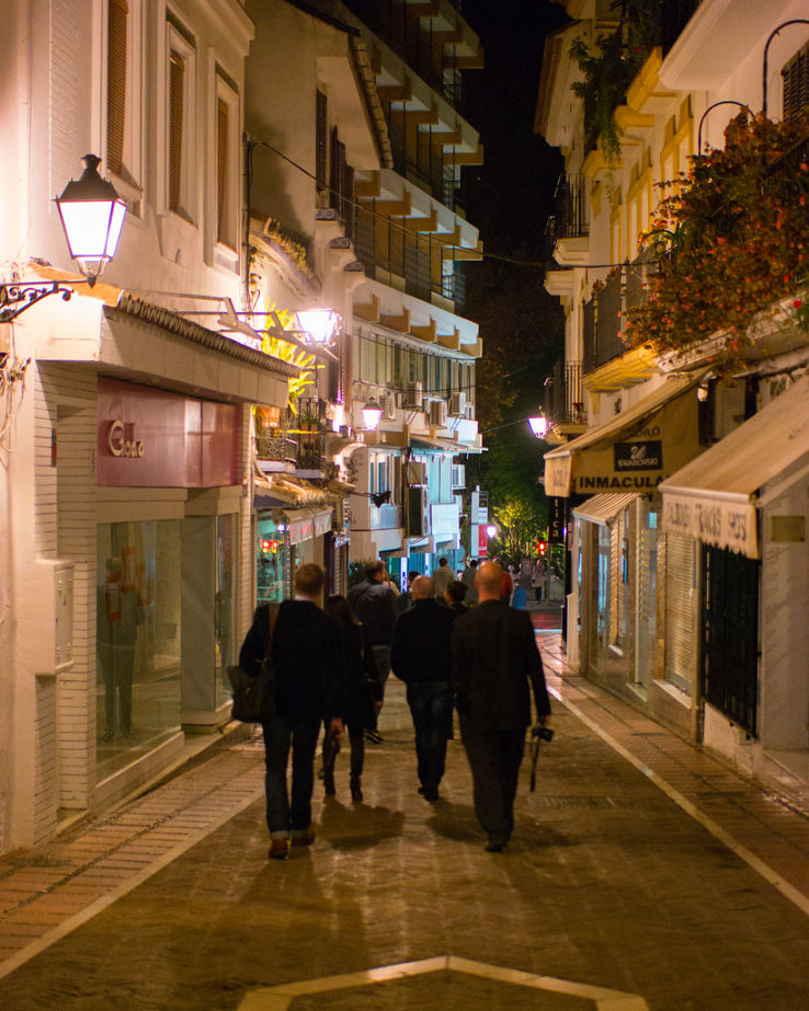 Plaza de los Naranjos  Trip Packages