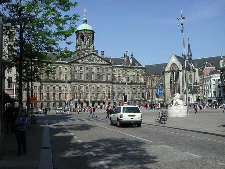 Dam Square Trip Packages