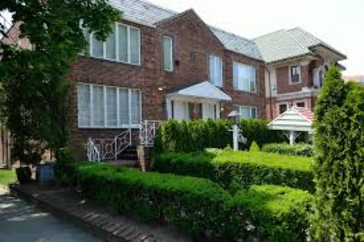 Queen s Garden Trip Packages