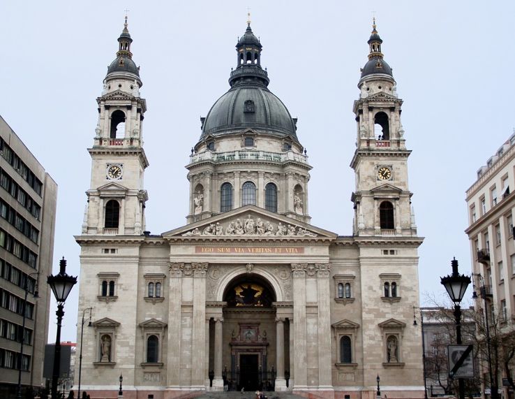 St. Stephens Basilica Trip Packages