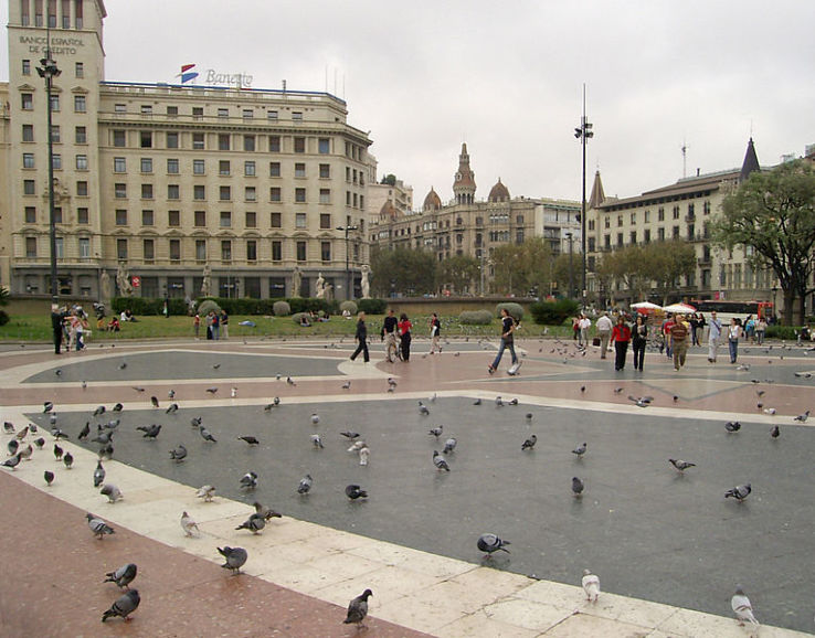 Placa de Catalunya Trip Packages