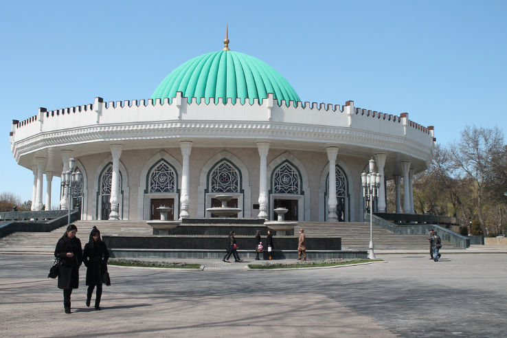 Amir Timur Museum Trip Packages